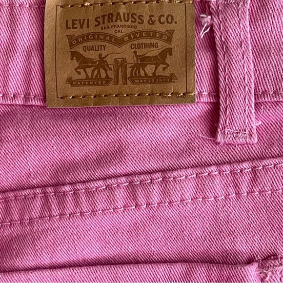 Girls Levis Pink Denim Shorty Shorts Size 8 Reg - Picture 3 of 5